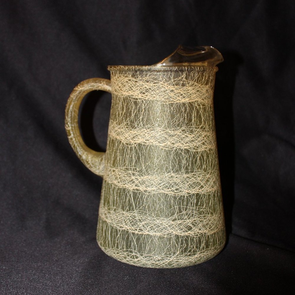 Vntg MCM Color Craft Green Spaghetti String Rubber Coated Drizzle Pitcher 2 Qt - Picture 3 of 6
